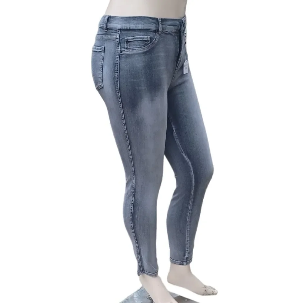 666342.....Soho New York & Company Jegging Size 14, W31